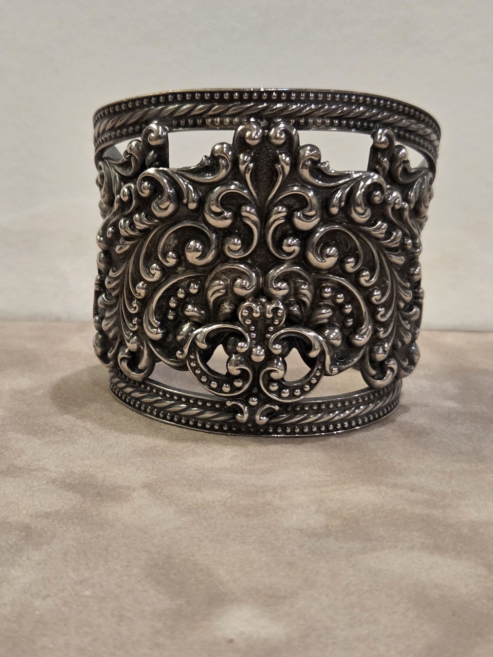Fabulous 1950's Napier Ornate Filigree Silver-plated Cuff Bracelet - Picture 2 of 11